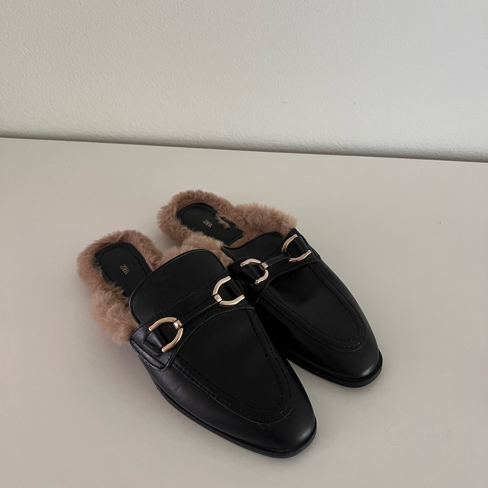 Zara Black and Brown Flats with Fur Lining
